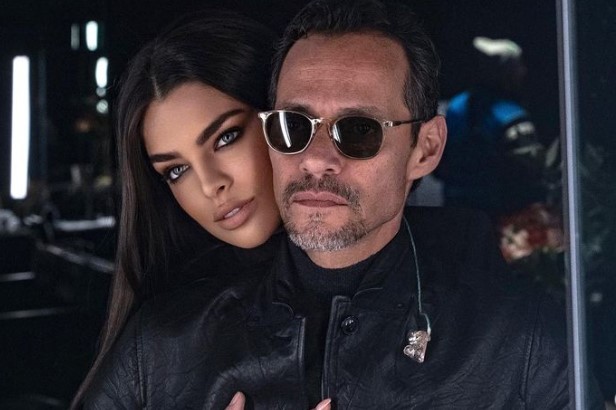 ¡La familia se expande! Marc Anthony y su novia Nadia Ferreira presentan a su nuevo compañerito de vida